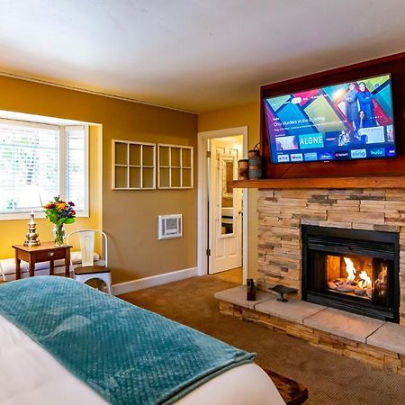 J Patrick Inn Cambria Exterior foto